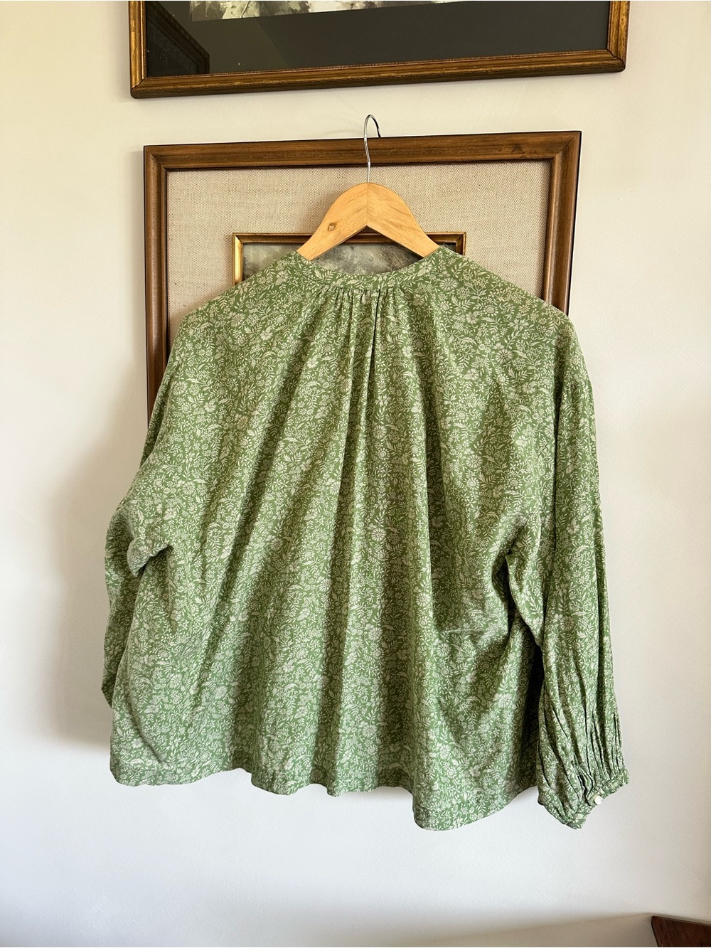 DOEN Jane Blouse in Green Garden Bloom XS - Picture 10 of 13